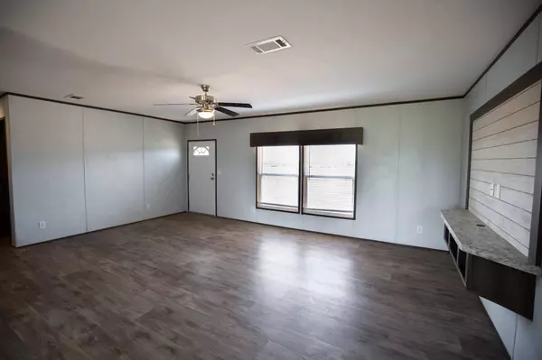 1020 Clear Spring Road, Stephenville, TX 76401