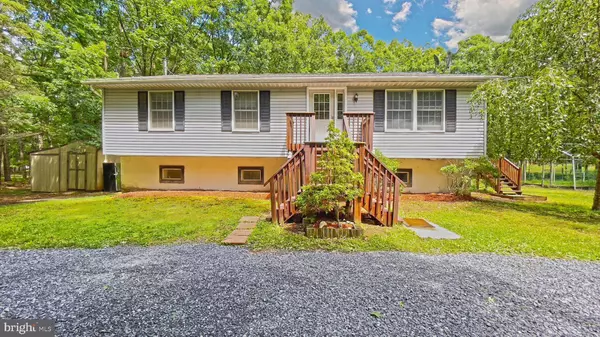 528 ADIE DR, Effort, PA 18330