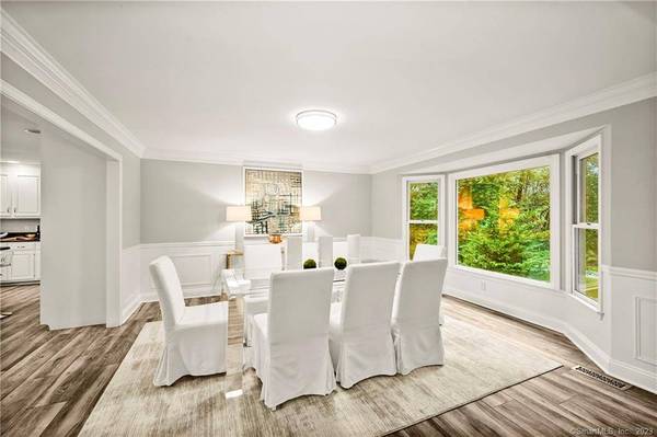 20 Adirondack Trail, Easton, CT 06612