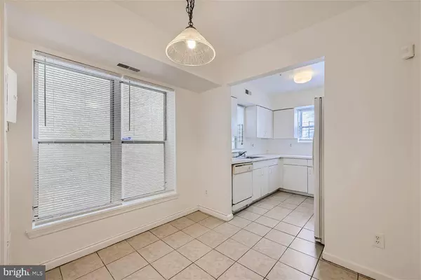 17 N EDEN ST, Baltimore, MD 21231