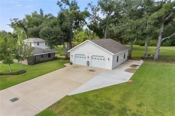 72 RIVER PARK DR, Hahnville, LA 70057