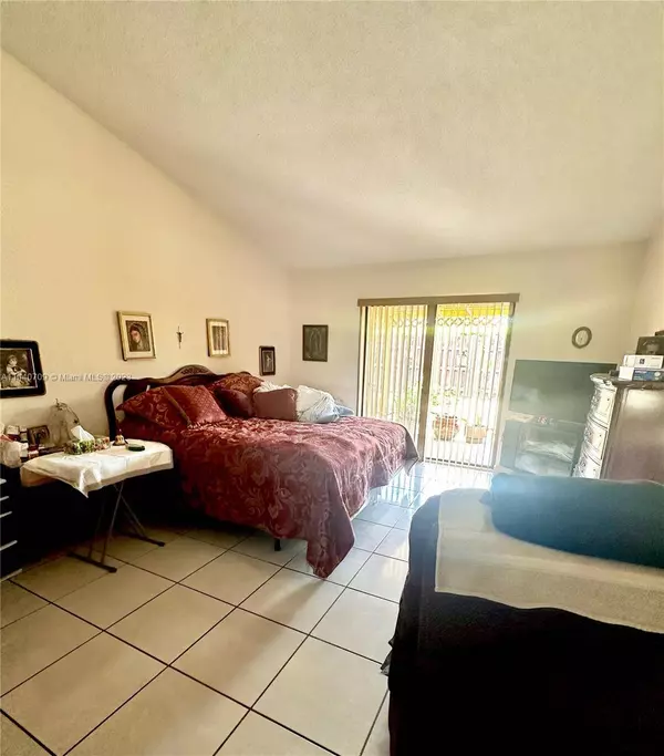 4861 SW 147th Ct, Miami, FL 33185