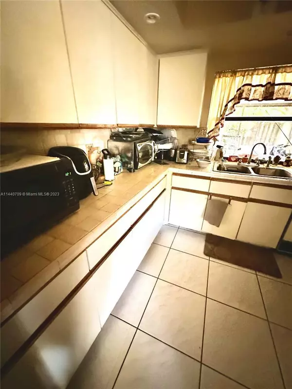 4861 SW 147th Ct, Miami, FL 33185