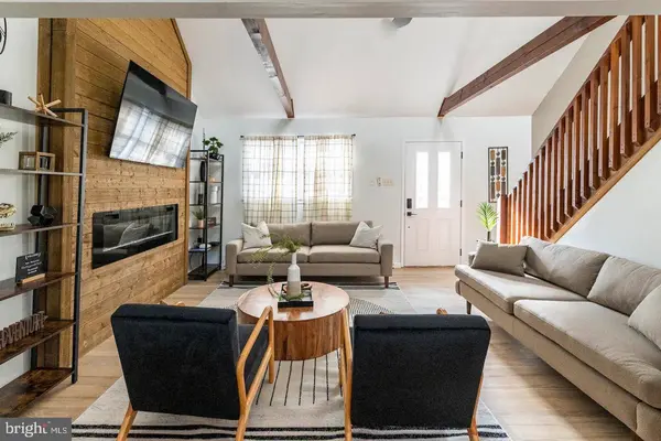 81 NARRAGANSETT TRL, Albrightsville, PA 18210