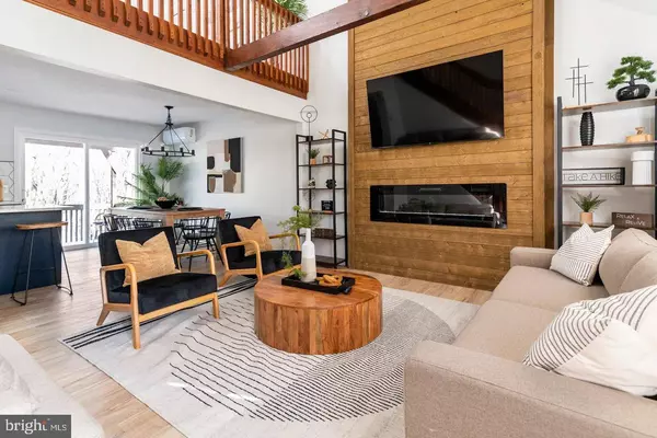 81 NARRAGANSETT TRL, Albrightsville, PA 18210