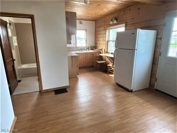 105 Bernhard ST, Barnesville, OH 43713