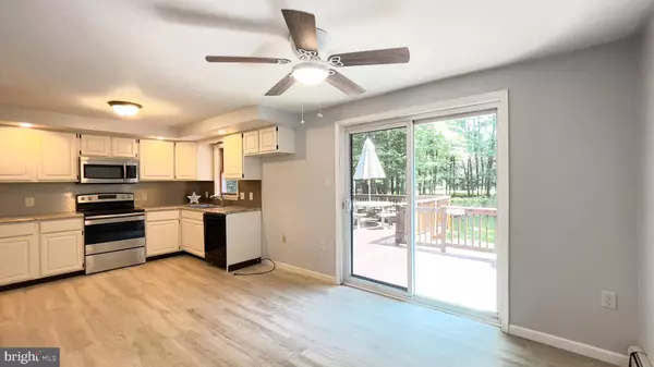 528 ADIE DR, Effort, PA 18330