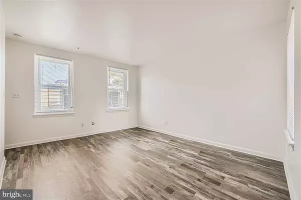 17 N EDEN ST, Baltimore, MD 21231