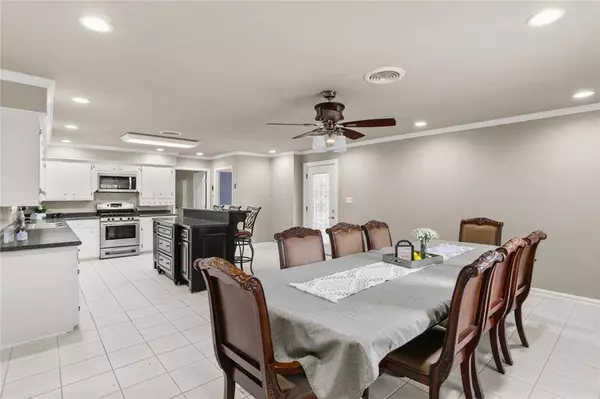 72 RIVER PARK DR, Hahnville, LA 70057