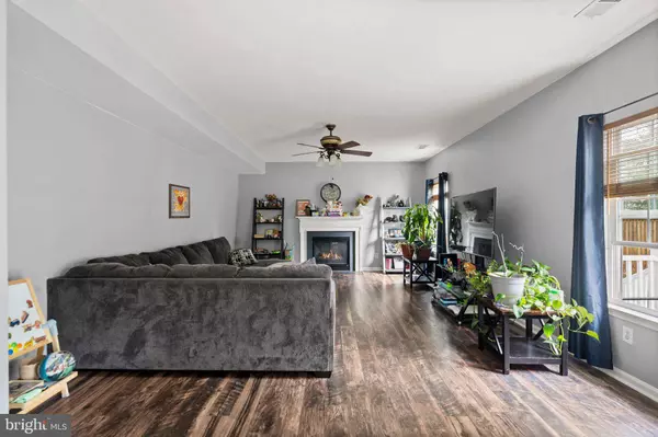 18823 PIER TRAIL DR, Triangle, VA 22172