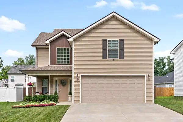 1253 Magnum Dr, Clarksville, TN 37040