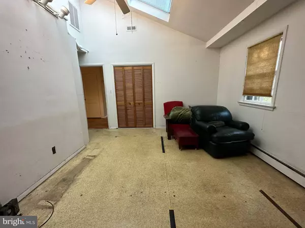 706 BROOK DR, Newark, DE 19713