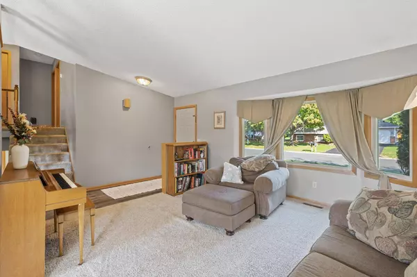 8975 Yucca LN N, Maple Grove, MN 55369