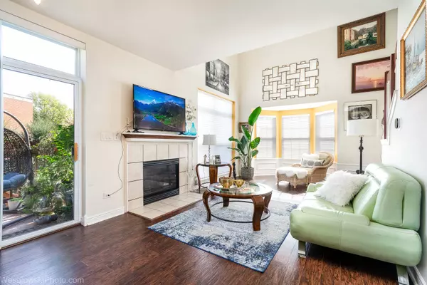 1345 Lunt Court, Schaumburg, IL 60193