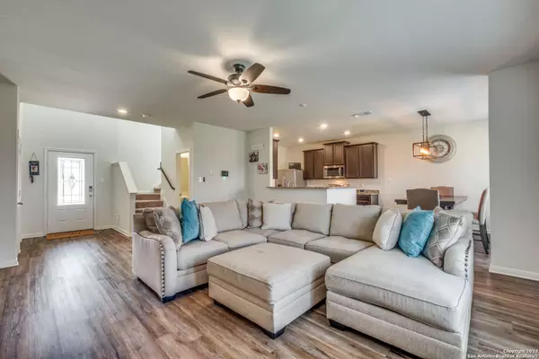 7818 Oxbow Way, San Antonio, TX 78254