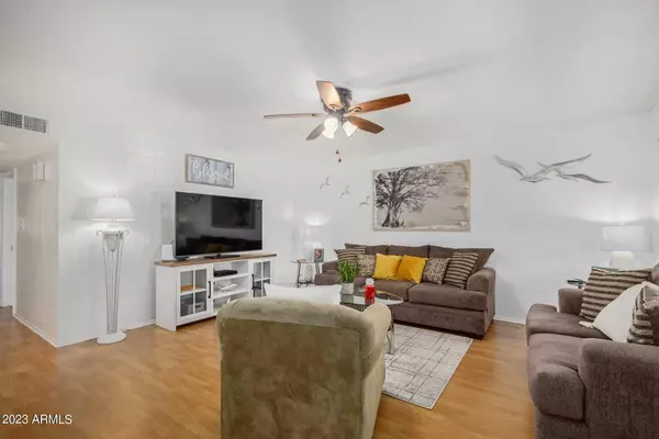 10308 N 97TH Drive #B, Peoria, AZ 85345