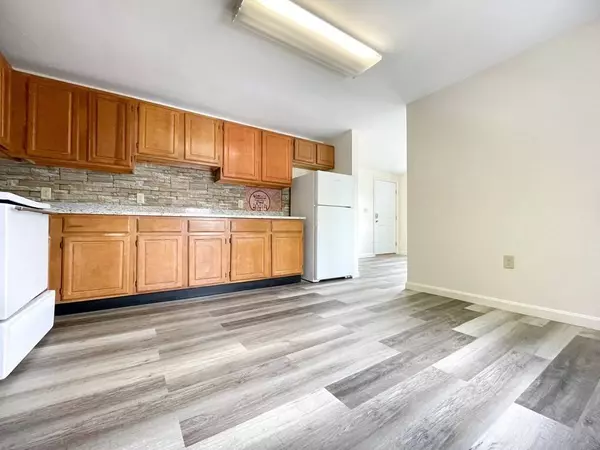 50-52 Albion St, Lowell, MA 01850