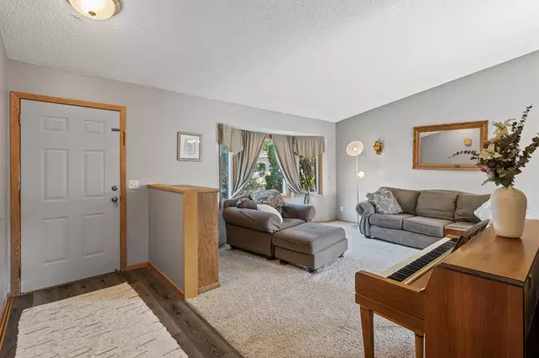 8975 Yucca LN N, Maple Grove, MN 55369