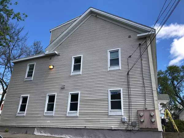 50-52 Albion St, Lowell, MA 01850