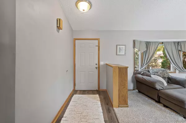 8975 Yucca LN N, Maple Grove, MN 55369