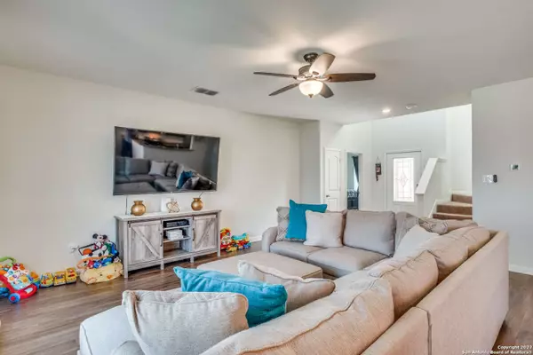 7818 Oxbow Way, San Antonio, TX 78254