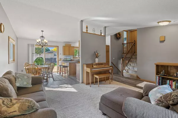 8975 Yucca LN N, Maple Grove, MN 55369