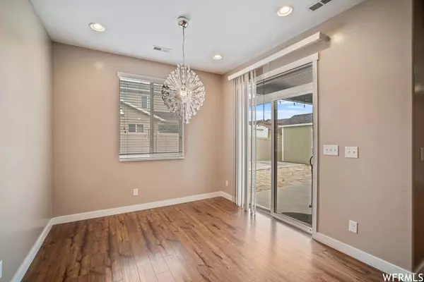 928 AMBERLY DR, North Salt Lake, UT 84054