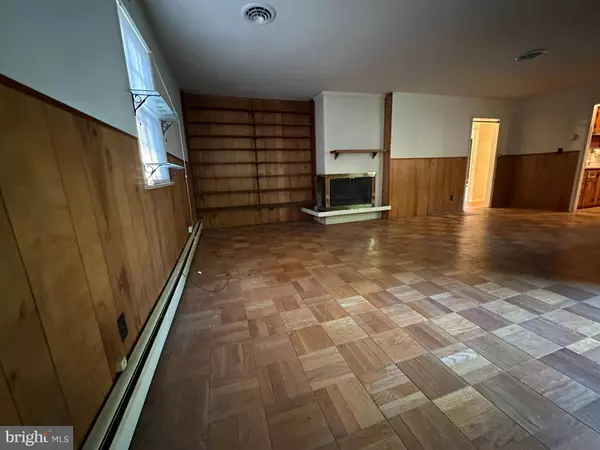 706 BROOK DR, Newark, DE 19713