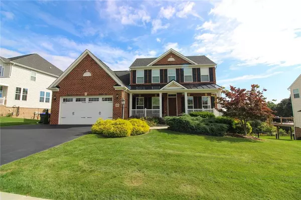 2047 Golden Grove Dr, Mars, PA 16046