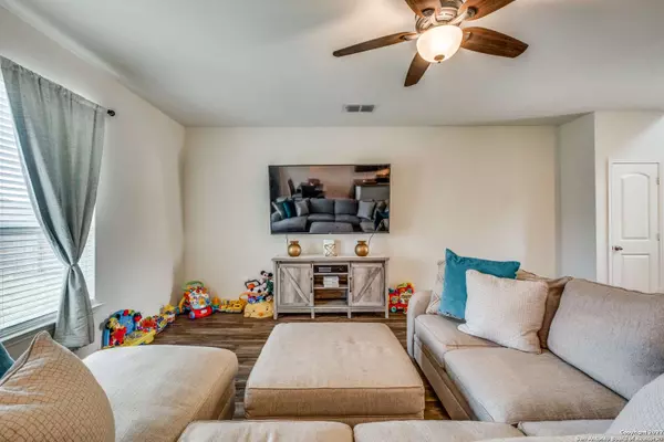 7818 Oxbow Way, San Antonio, TX 78254