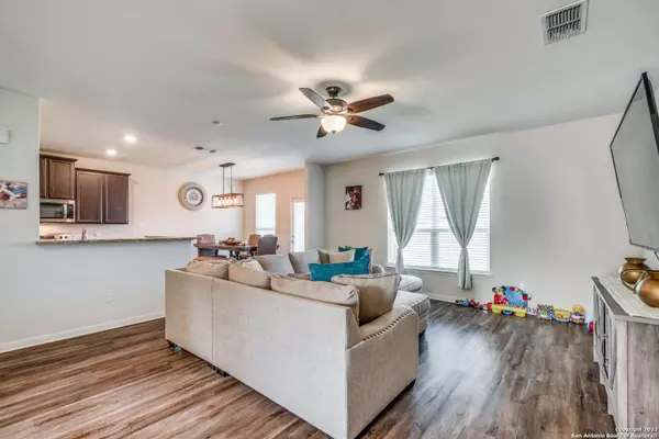 7818 Oxbow Way, San Antonio, TX 78254