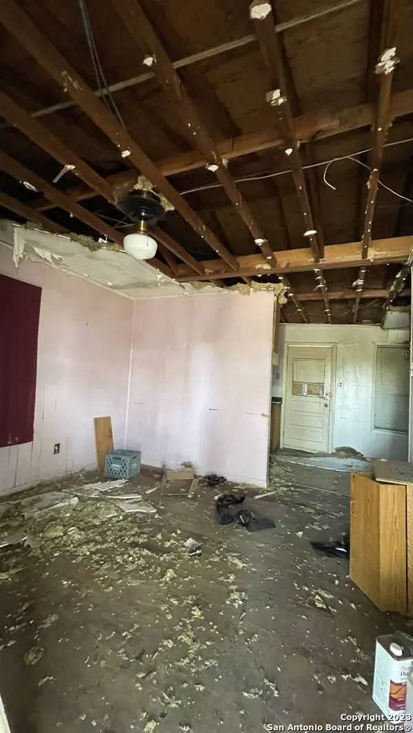 1513 GIBBS, San Antonio, TX 78202-3242