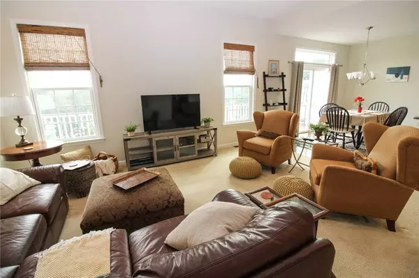 2047 Golden Grove Dr, Mars, PA 16046