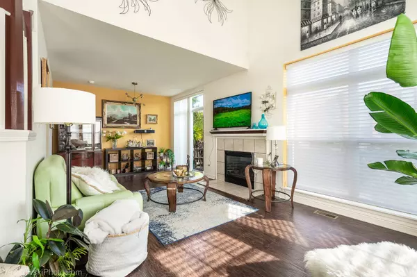 1345 Lunt Court, Schaumburg, IL 60193