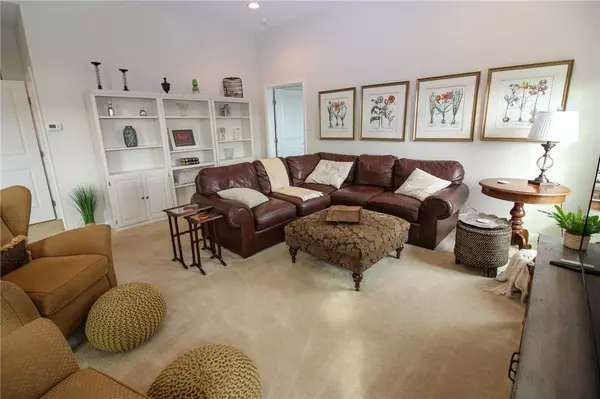 2047 Golden Grove Dr, Mars, PA 16046