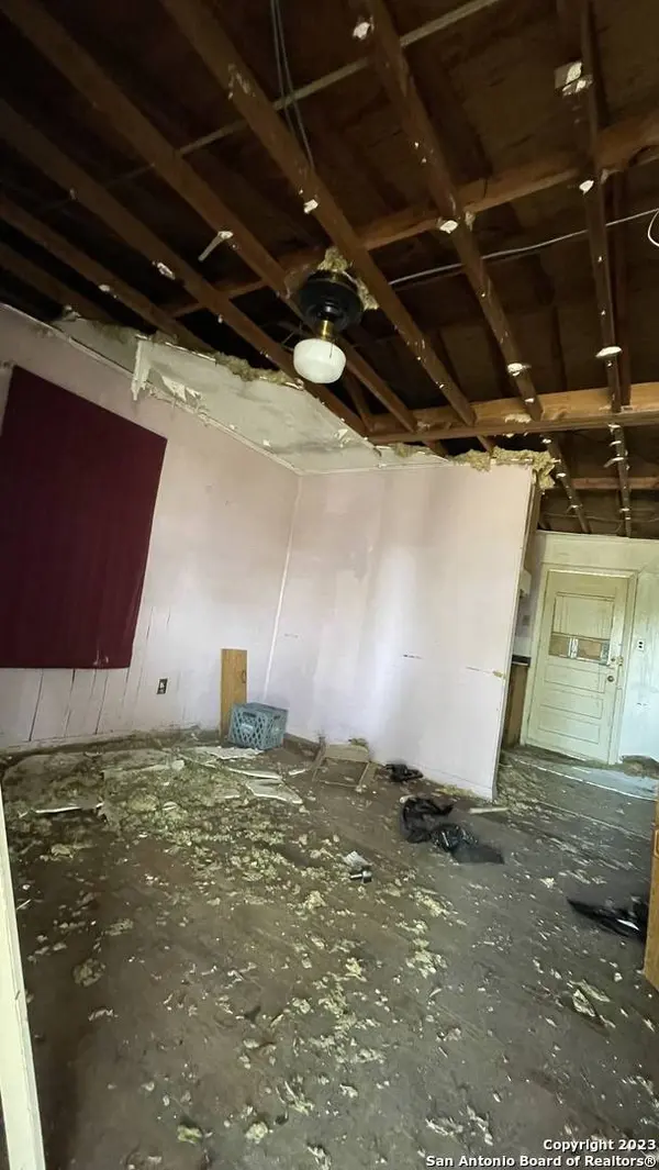 1513 GIBBS, San Antonio, TX 78202-3242