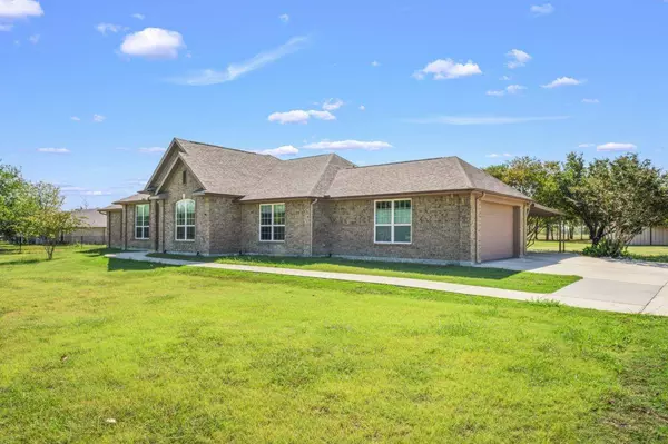 546 Pierce Road, Red Oak, TX 75154