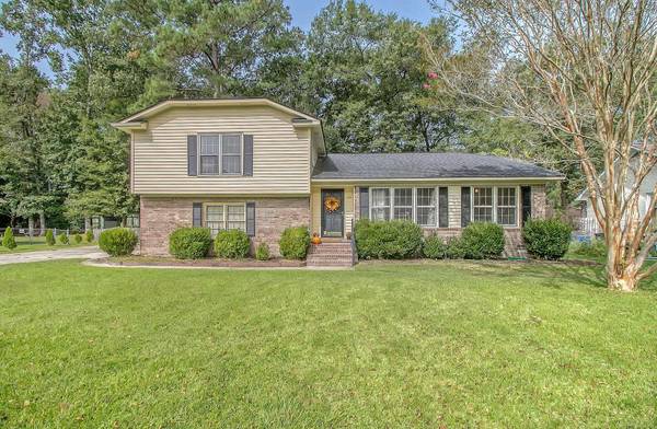 219 Pointer Drive, Summerville, SC 29485