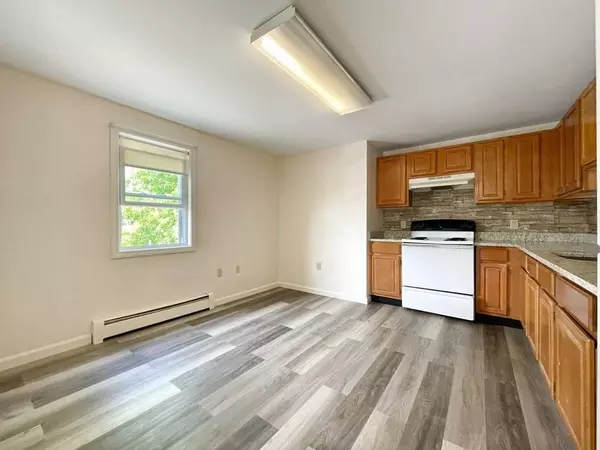 50-52 Albion St, Lowell, MA 01850