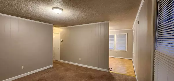 392 Seminole Rd, Sumter, SC 29150