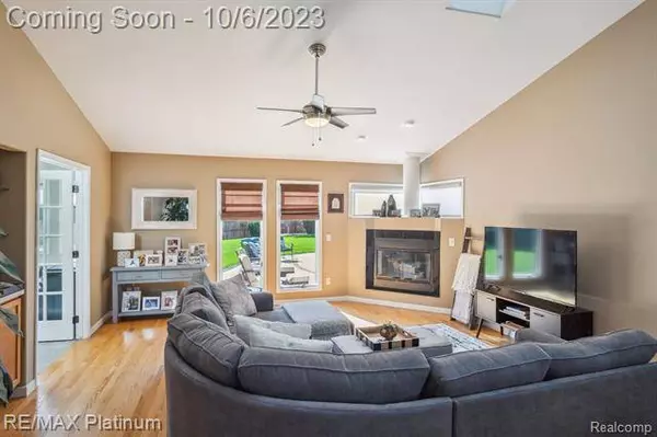 5076 FOREST VIEW Court, Brighton, MI 48116