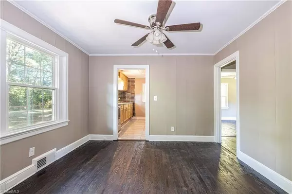 975 Pacific DR, Winston Salem, NC 27105