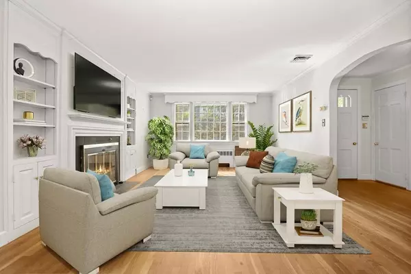 149 Concord Ave, Lexington, MA 02421