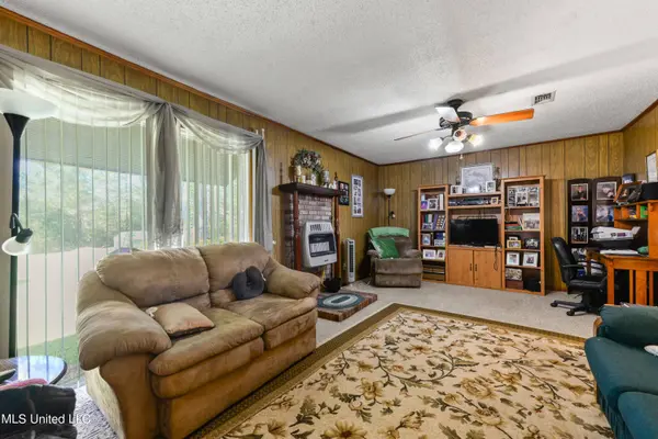 455 Deep Creek Road, Wiggins, MS 39577