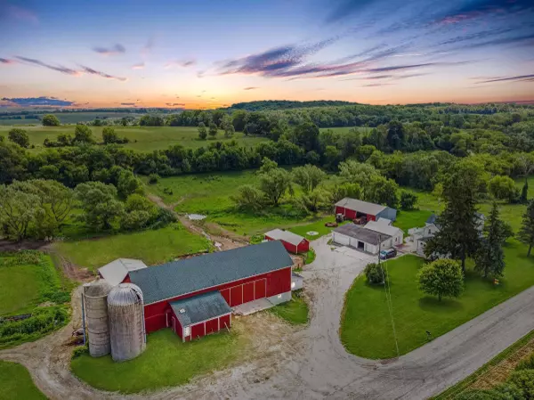 N7424 Madison Road, Mayville, WI 53050