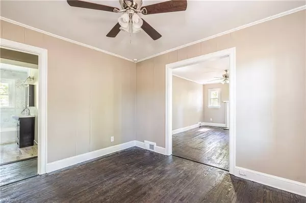 975 Pacific DR, Winston Salem, NC 27105