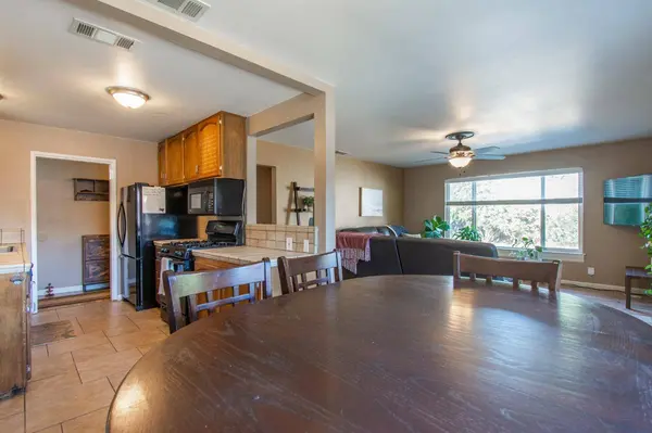 10713 Beclan DR, Rancho Cordova, CA 95670