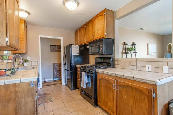 10713 Beclan DR, Rancho Cordova, CA 95670