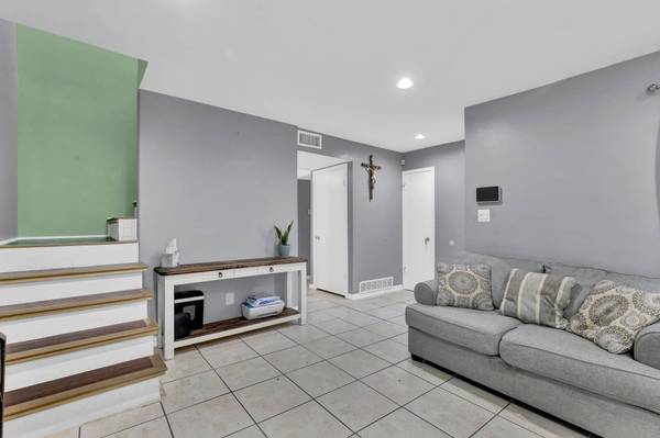 4611 Alamosa Street, Fort Worth, TX 76119