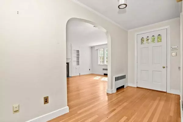 149 Concord Ave, Lexington, MA 02421